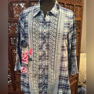 John Mark Women’s Top Blue Mixed Print Shirt Plaid Ruffle Embroidered Size Small